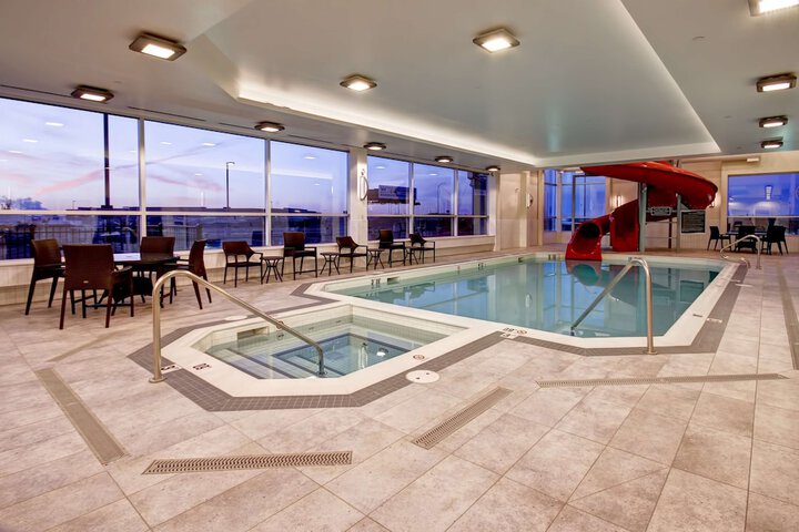 Pool Hotel