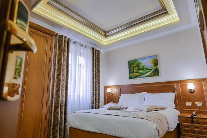 Room 42 of 79