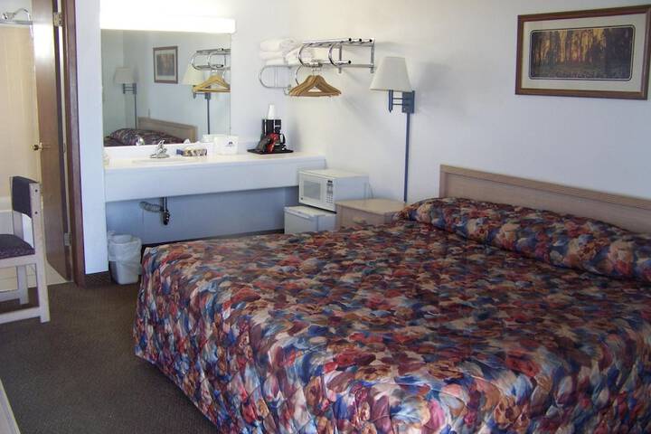 Room 11 of 29