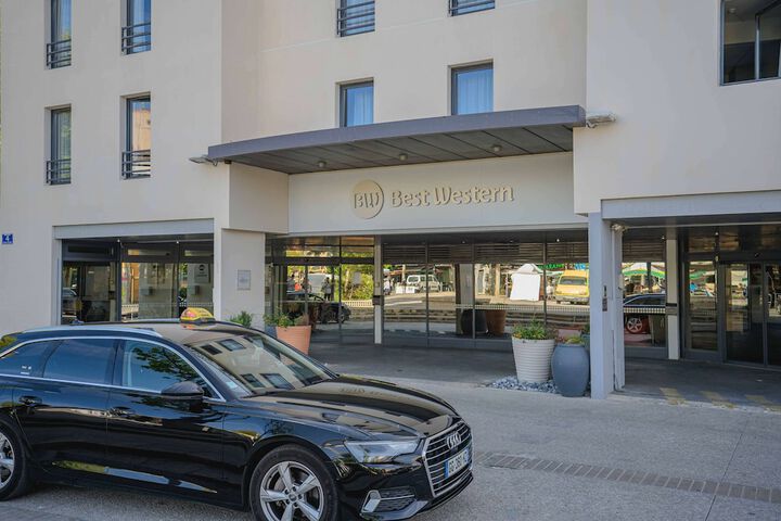 Hotel 74 of 76