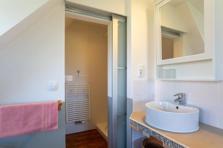 Room 8 of 21