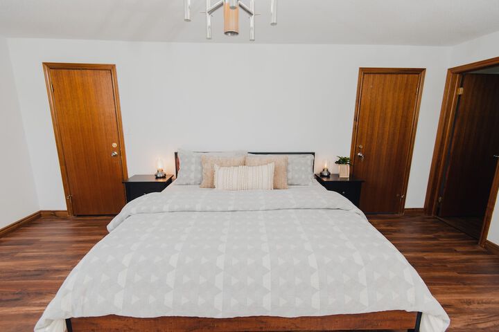 Room 6 of 30