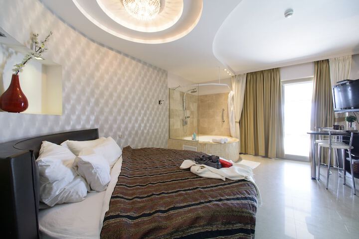 Room 19 of 63