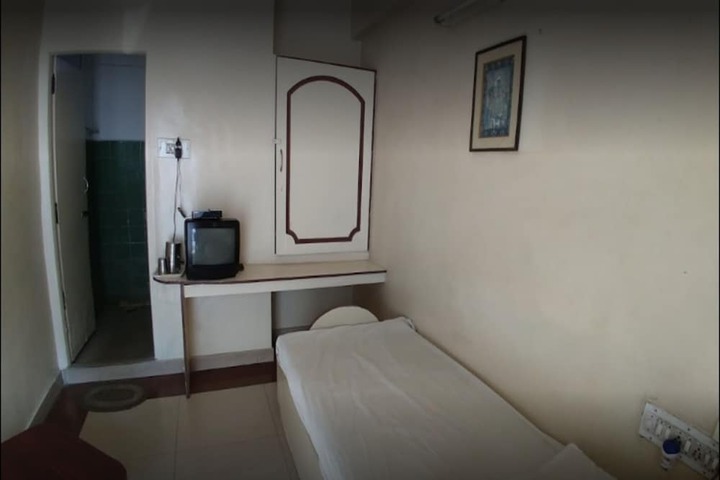 Room 16 of 36