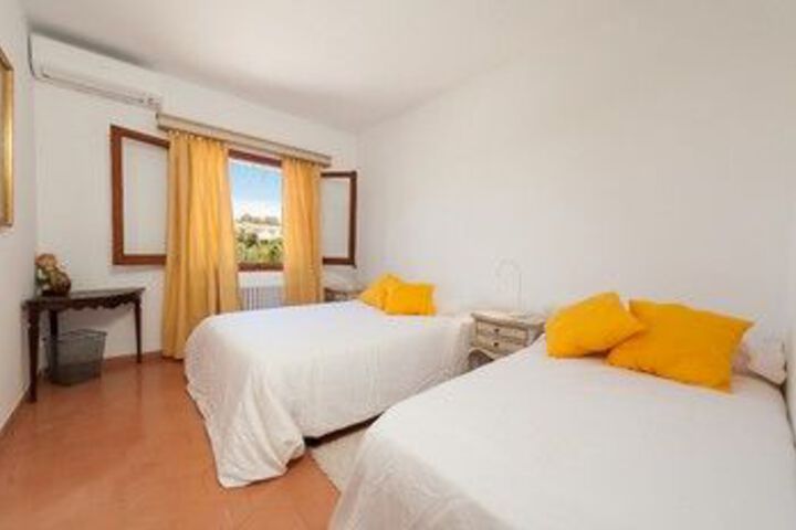 Room 14 of 38