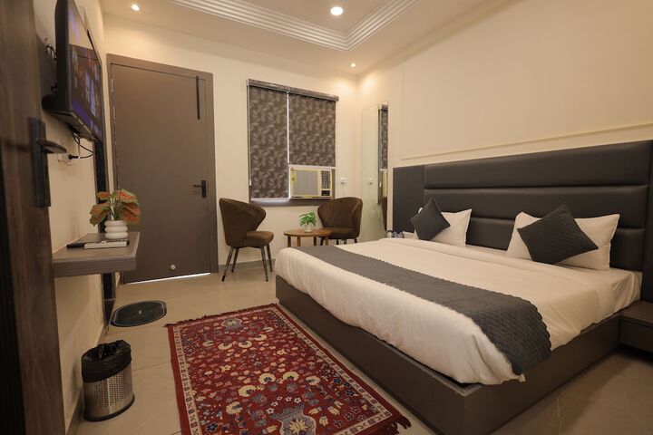 Room 3 of 24
