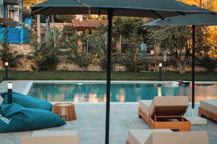 Pool 40 of 46