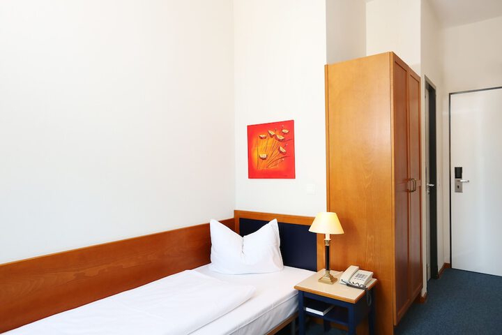Room 19 of 43