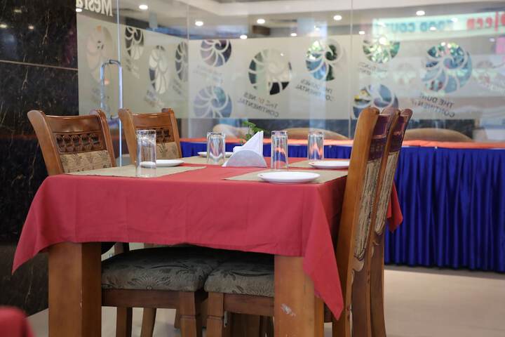 Dining 46 of 61