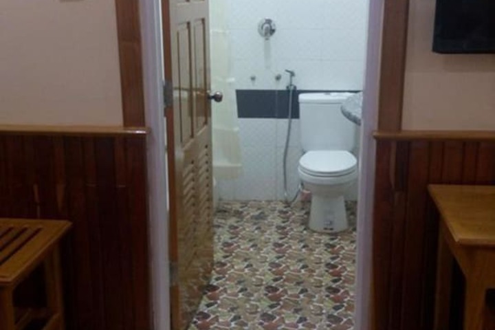 Room 12 of 18