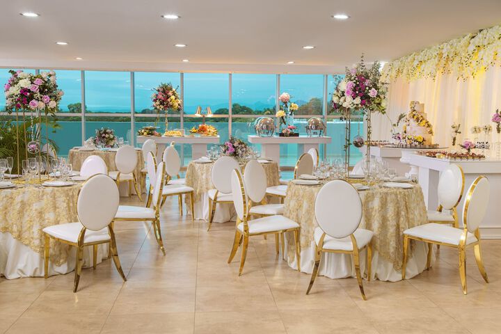Banquet hall