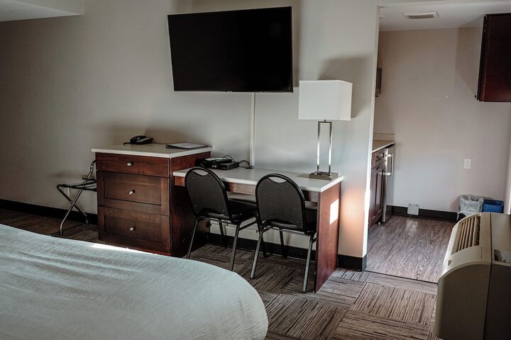 Room 4 of 23