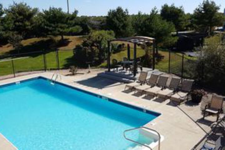 Pool 51 of 61