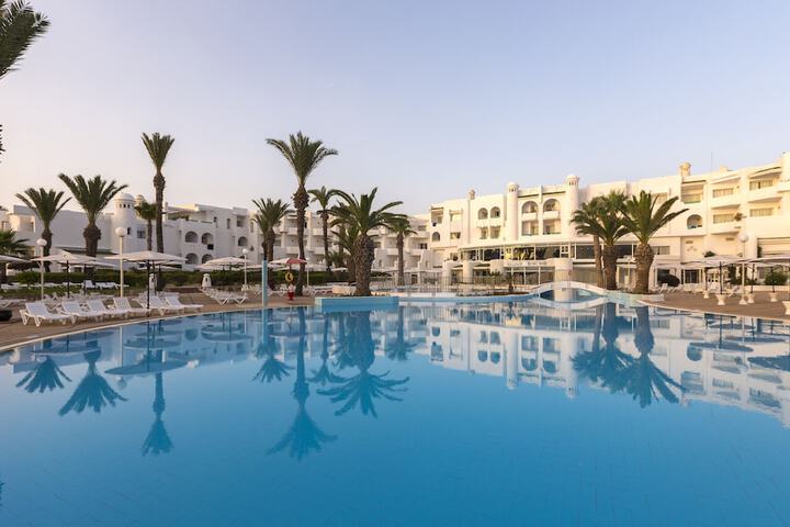 Pools & Facilities