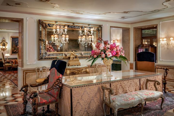 Entrance & Lobby