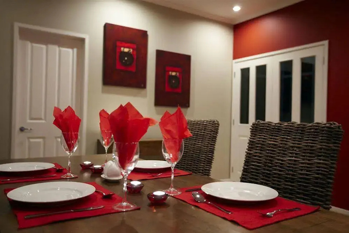 Dining 15 of 15