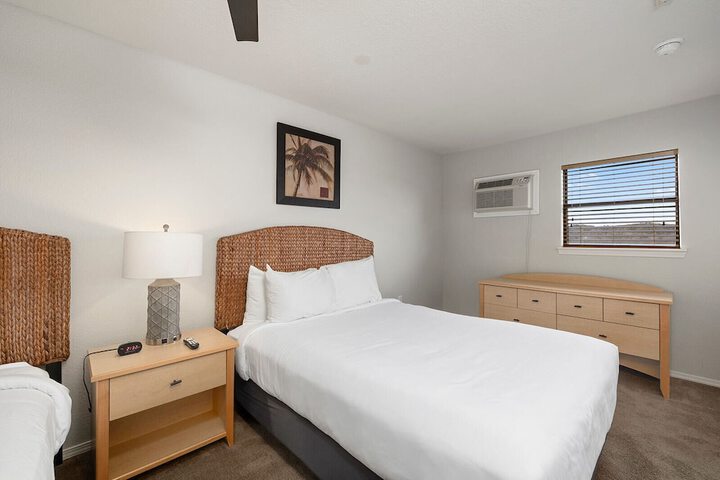 Room 36 of 220