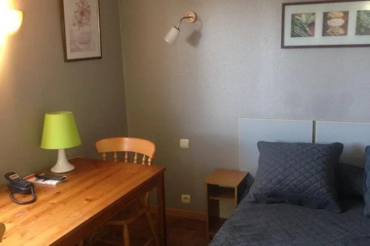 Room 6 of 14