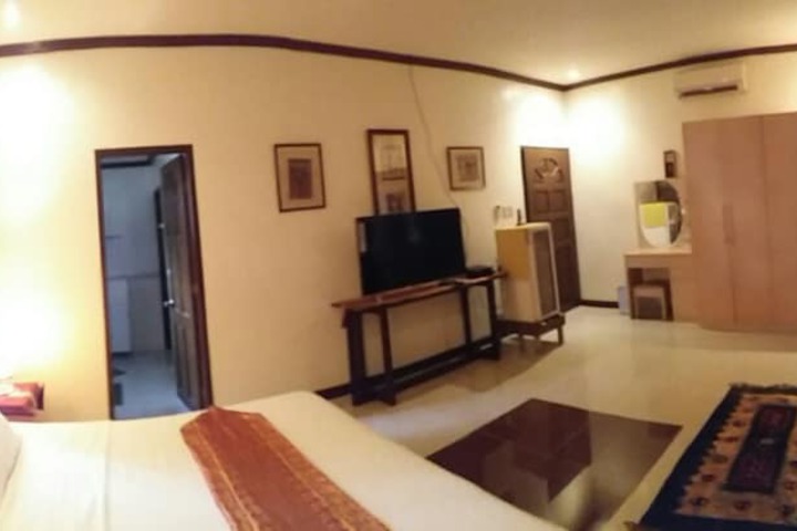 Room 4 of 71