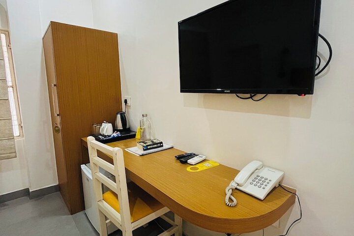 Room 44 of 167