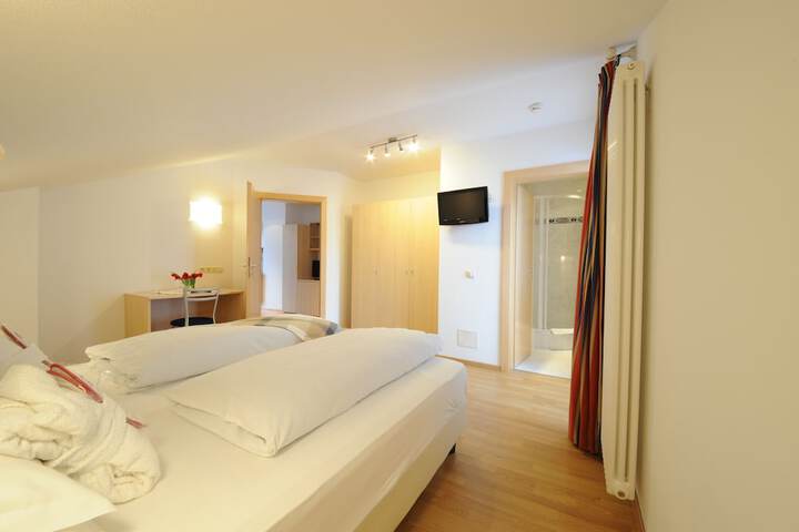 Room 25 of 59