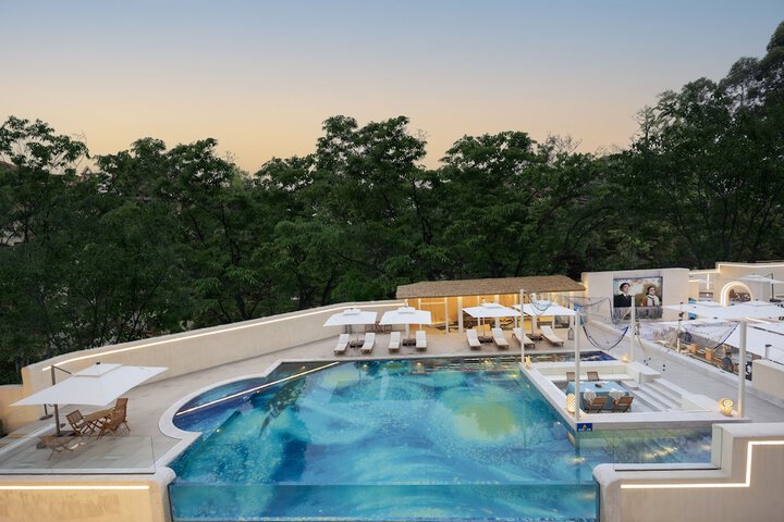 Pool 54 of 85