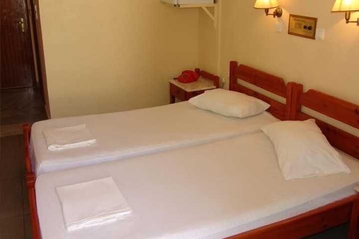 Room 16 of 46