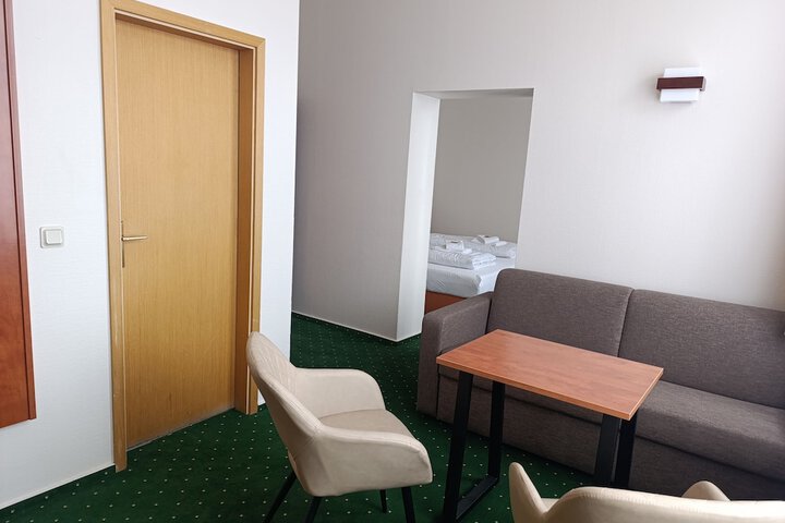 Room 25 of 36