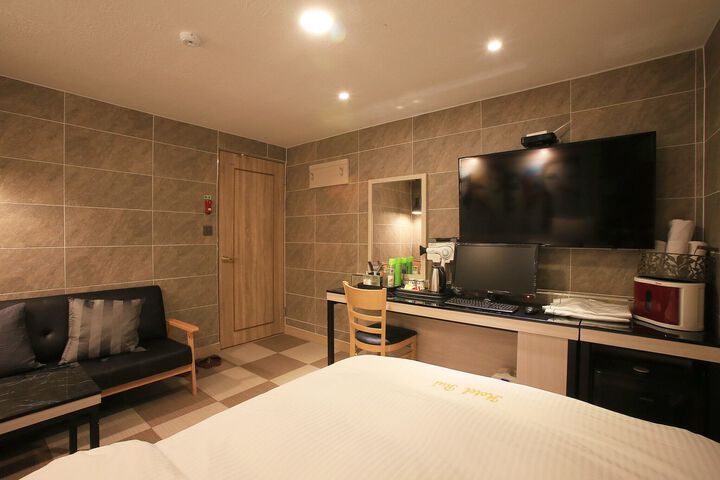 Room 119 of 127