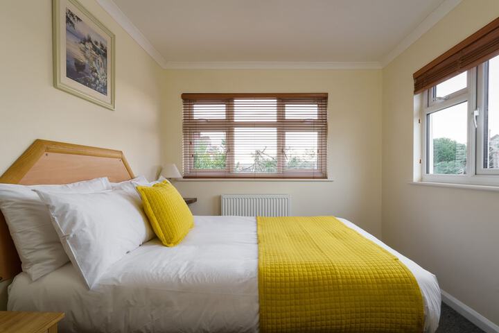 Room 4 of 73