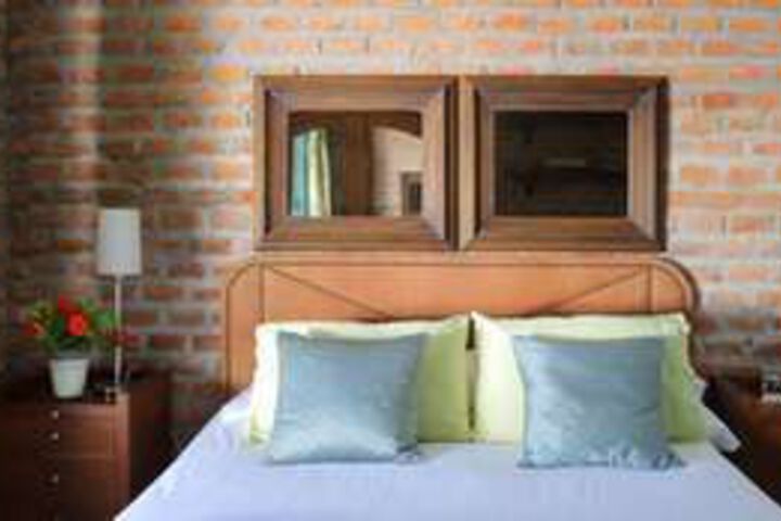 Room 8 of 47