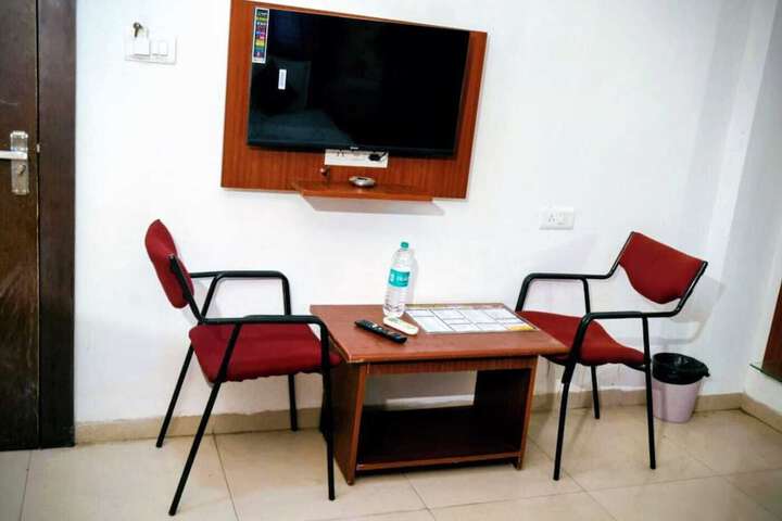 Room 13 of 20