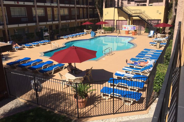 Hotel Exterior 138 of 138