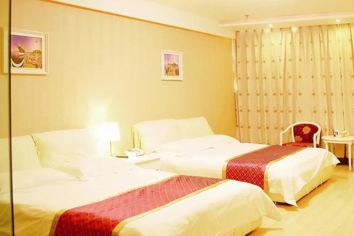 Room 3 of 10
