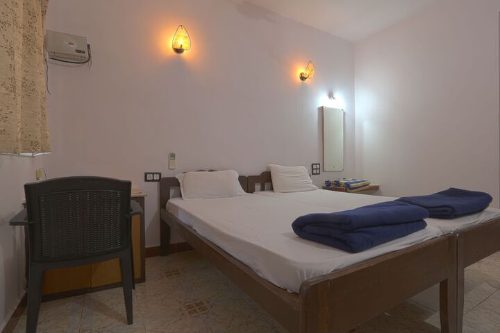 Room 8 of 38