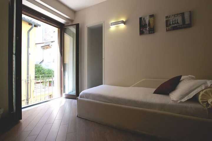 Room 9 of 41