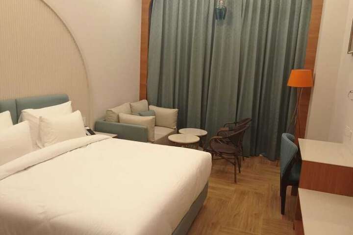 Room 18 of 29