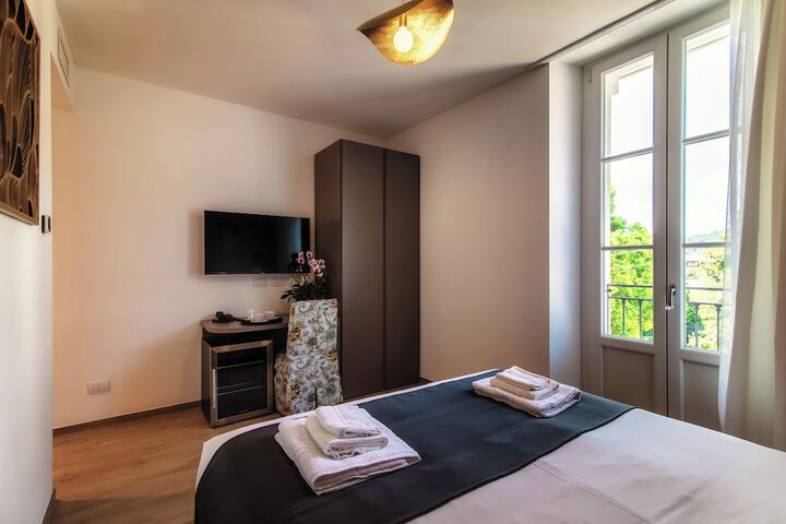 Room 8 of 193