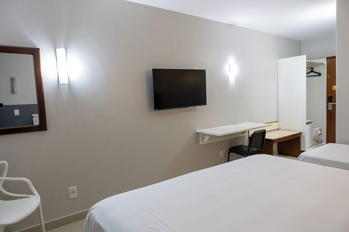 Room 11 of 38