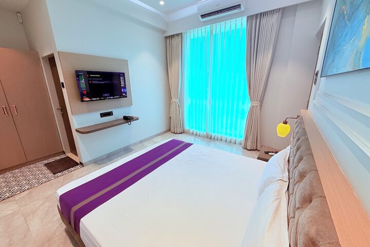Room 50 of 63