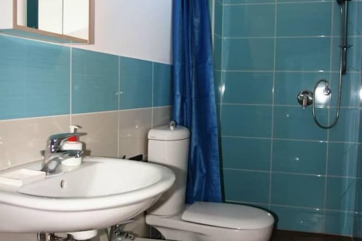 Room 10 of 29