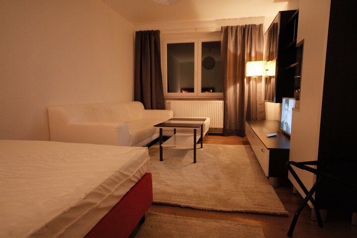 Room 8 of 72