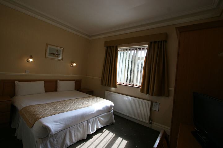 Room 6 of 52