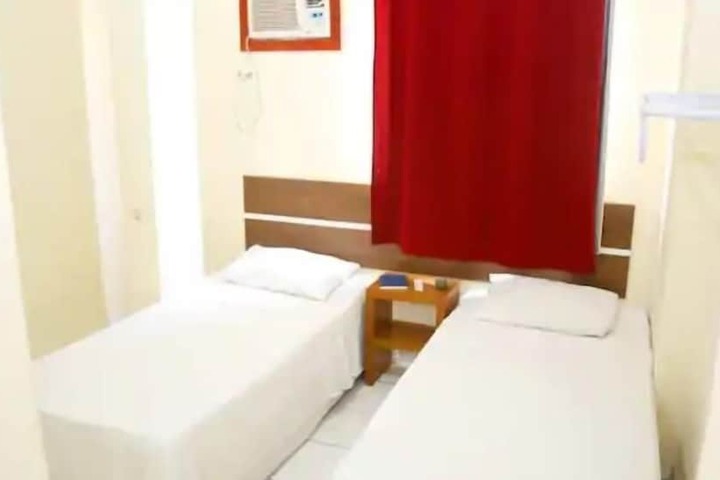 Room 5 of 13