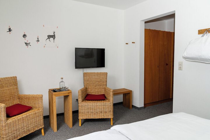 Room 183 of 395