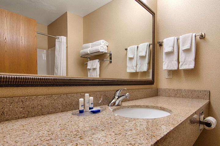 Suite 2 Queen Beds Sofa Bed Microwave and Refrigerator Full Breakfast (2 of 59)