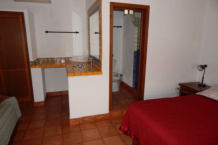 Room 4 of 27