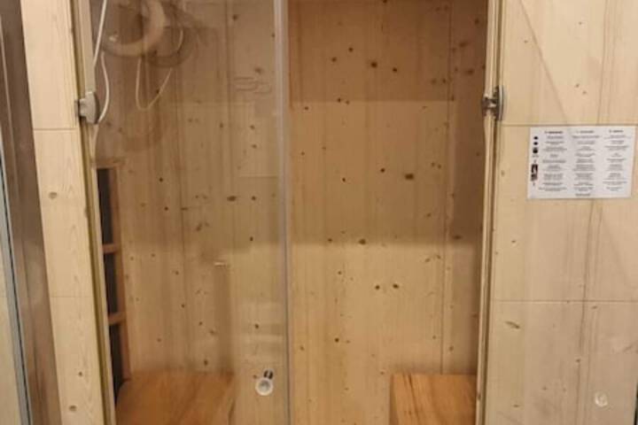 Room 34 of 53