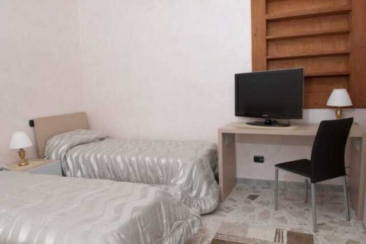 Room 28 of 37