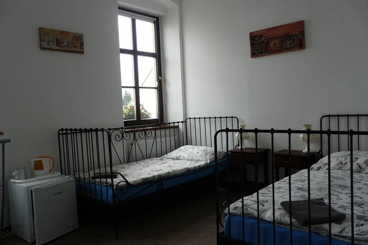 Room 2 of 11
